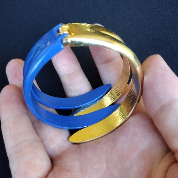 Gold and Blue Bracelet - Picture 2 of 9